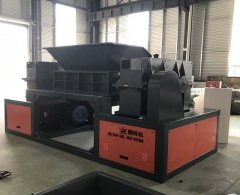 工業(yè)固廢撕碎機|工業(yè)危廢破碎機